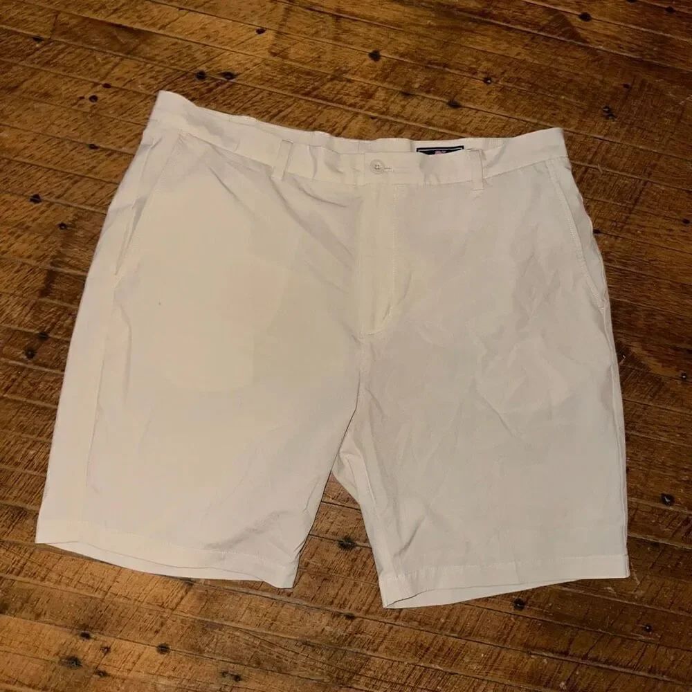 Vineyard Vines tan preppy 40 flat front breaker shorts